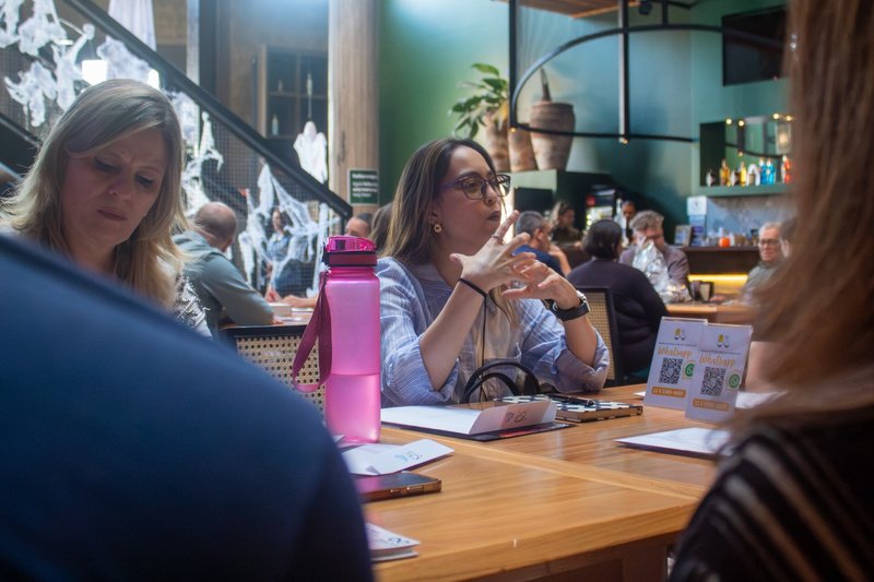 Conversa entre participantes