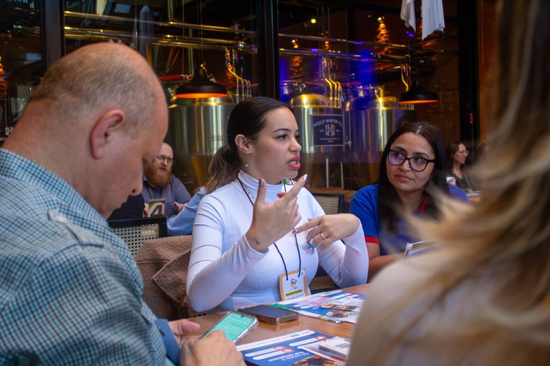 Reunião comercial durante o evento